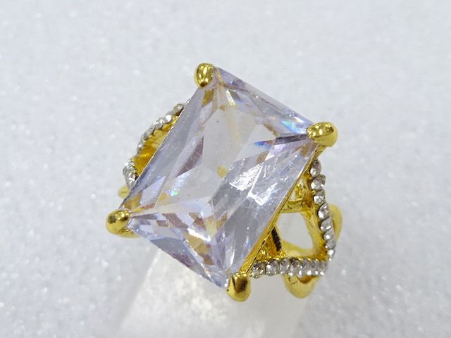 クリスタル　指輪(10号)